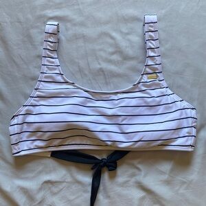 Roxy bikini top!